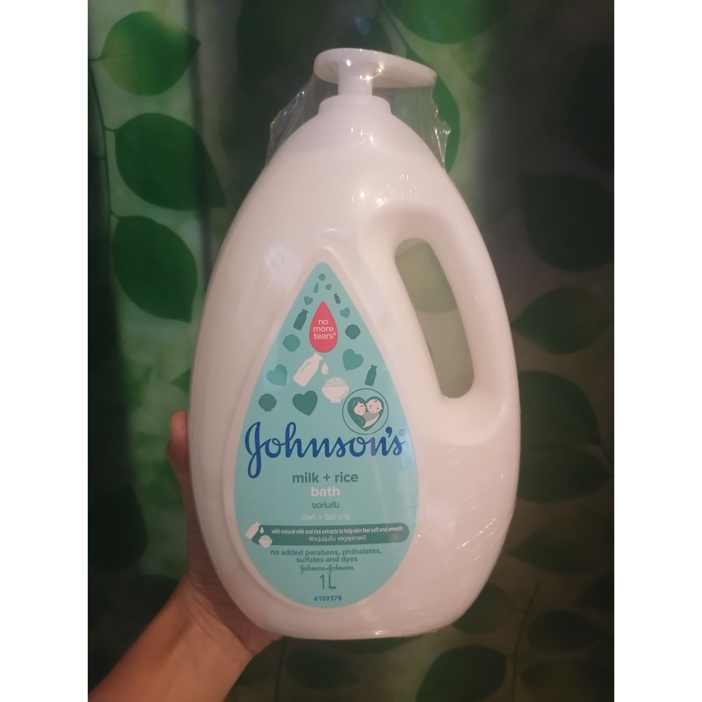 Sữa tắm dưỡng ẩm Johnson's Baby chứa sữa và tinh chất gạo 1000ml