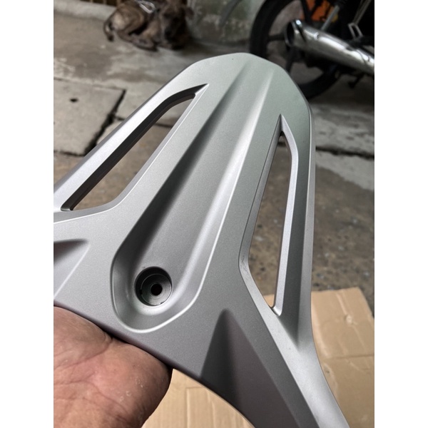 Tay sách yên sh 2020.