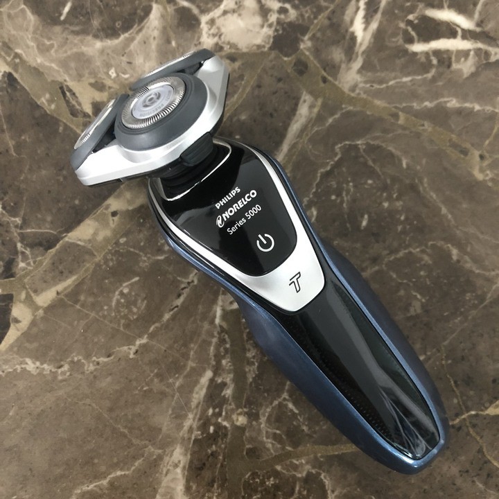 Sản Phẩm Máy cạo râu khô và ướt nhãn hiệu Philips cao cấp Norelco S5355/82. Tích hợp cao nhanh, đầu cạo đa hướng ôm sá