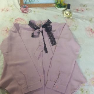 Áo sơ mi cột nơ ren