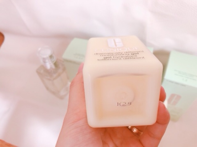 Dưỡng da CLINIQUE Dramatically Different moisturzing 125ml | BigBuy360 - bigbuy360.vn