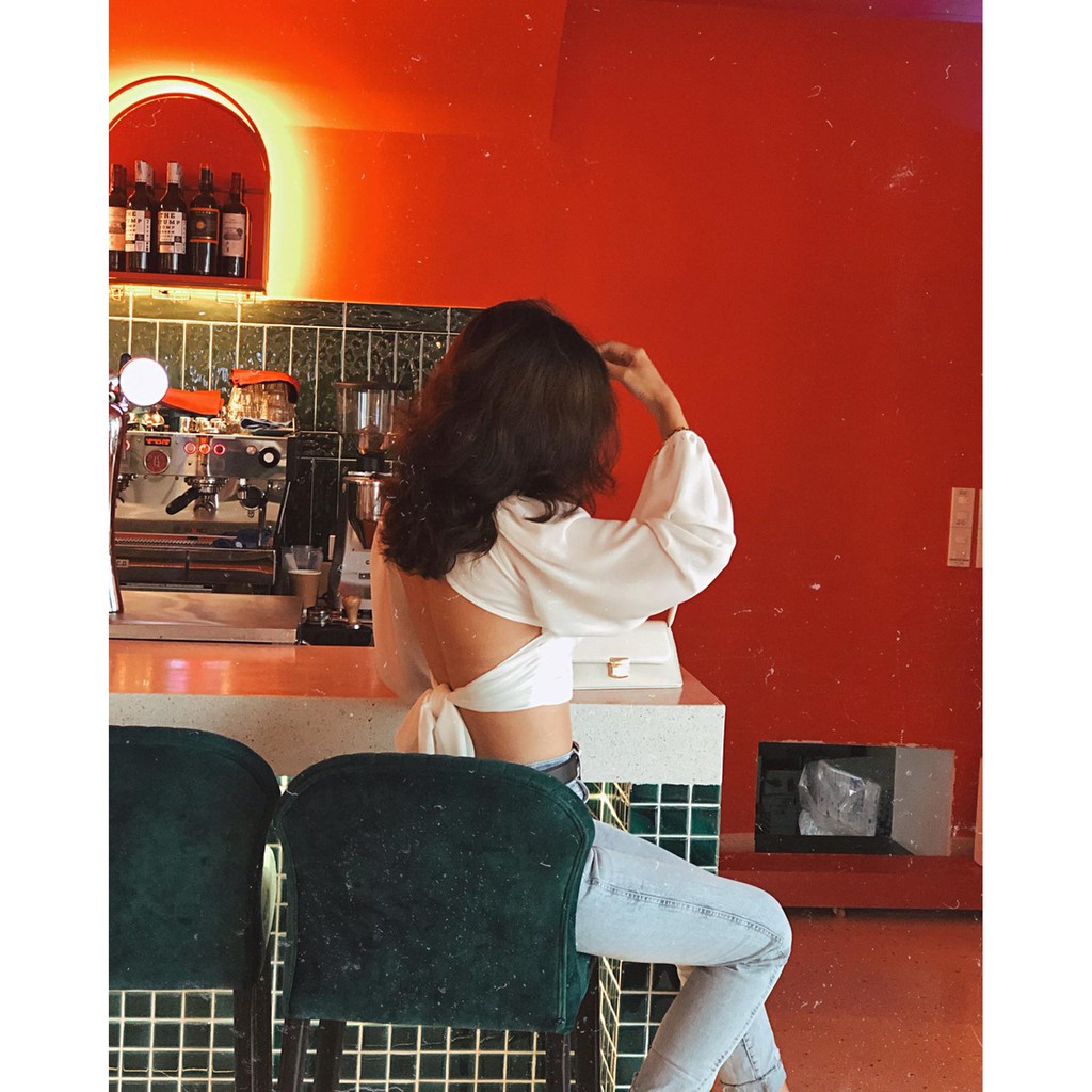 Áo croptop tay dài, thắt nơ sau lưng sang chảnh