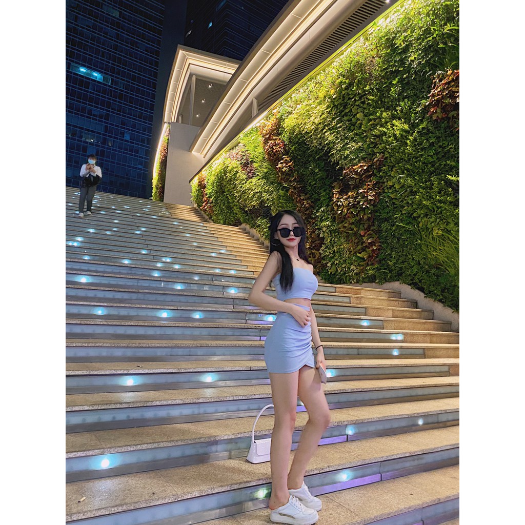 Set croptop và váy body cúp ngực hở bụng