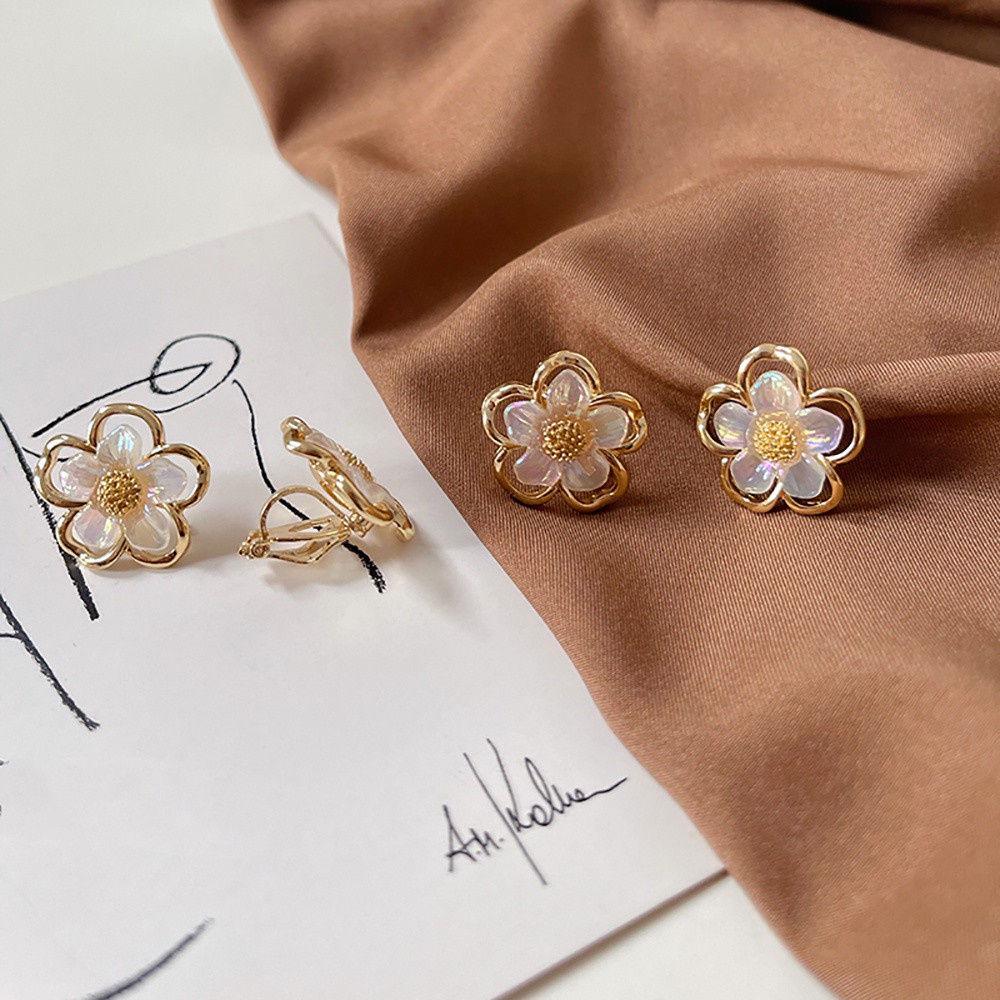 Khuyên Tai Hình Hoa Bằng Kim Loại Độc Đáo Thời Trang Hàn Quốc Cho Nữ