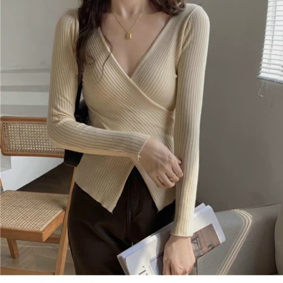 Áo thun gân cổ V đắp chéo 2 thân vạt nhọn tay dài MC