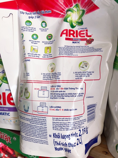 Nước giặt Ariel 2,15 kg 2Lit