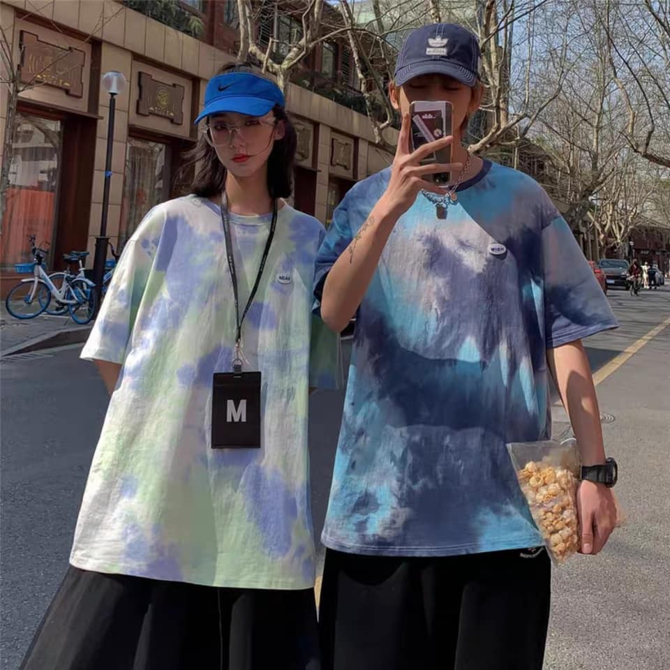 Áo thun unisex loang màu freesize giao ngẫu nhiên.