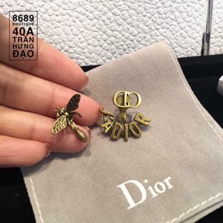 Khuyên tai ong CD chữ tròn