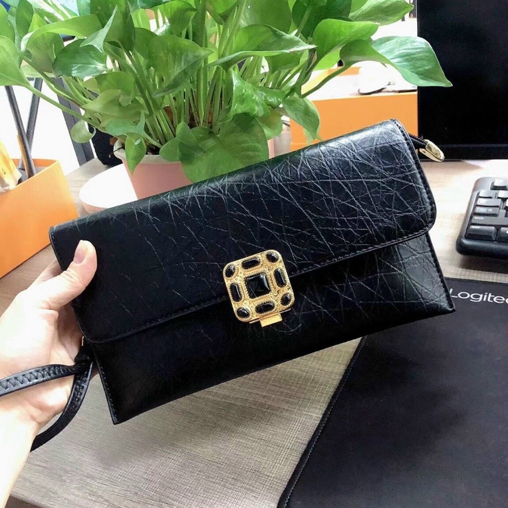 Ví cầm tay nữ cao cấp da nhám màu đen sang trọng dành cho quý cô trendy