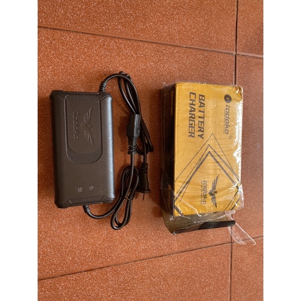 Sạc xe điện 60v-20AH chống phồng bình ( Vespa , gogo , xmen , Zoomer , ... xe 5 bình