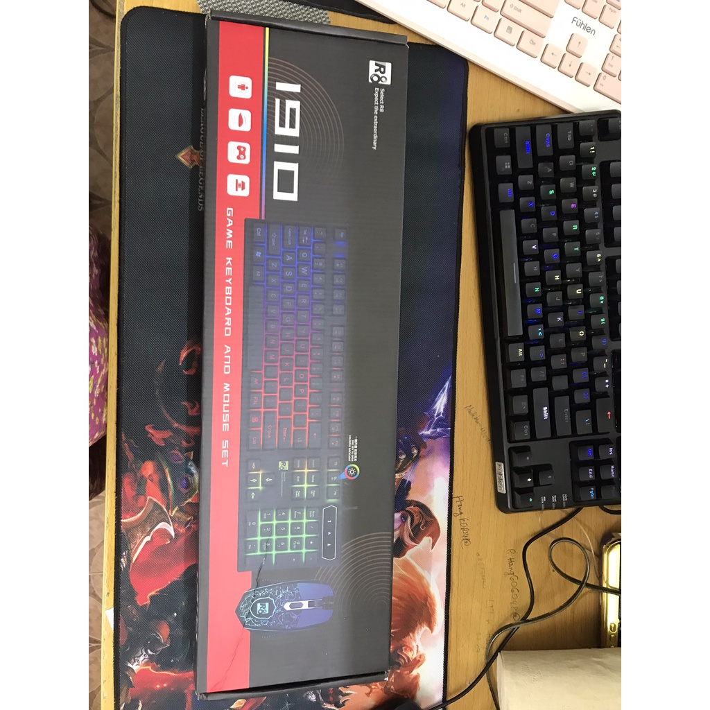 Combo Bàn phím giả cơ và Chuột chuyên game R8 1910 Led 7 màu có dây