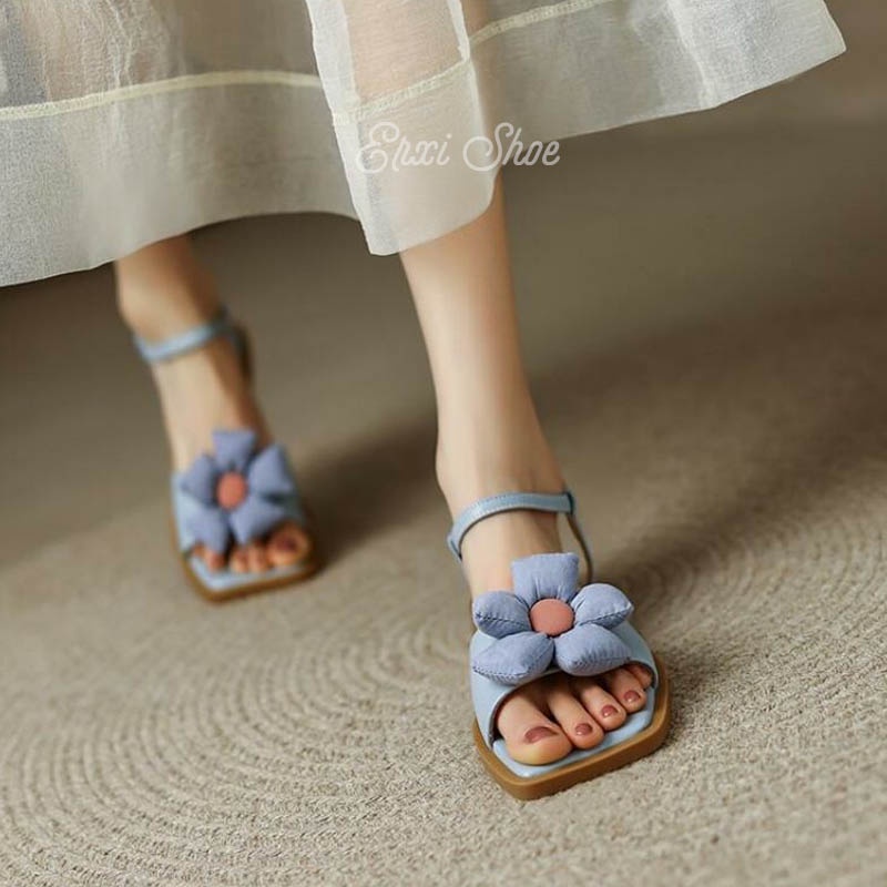 Oeggeo shop Dép Sandal Nữ Đế Bệt Gót Thấp Họa Tiết Hoa Màu Xanh Dương