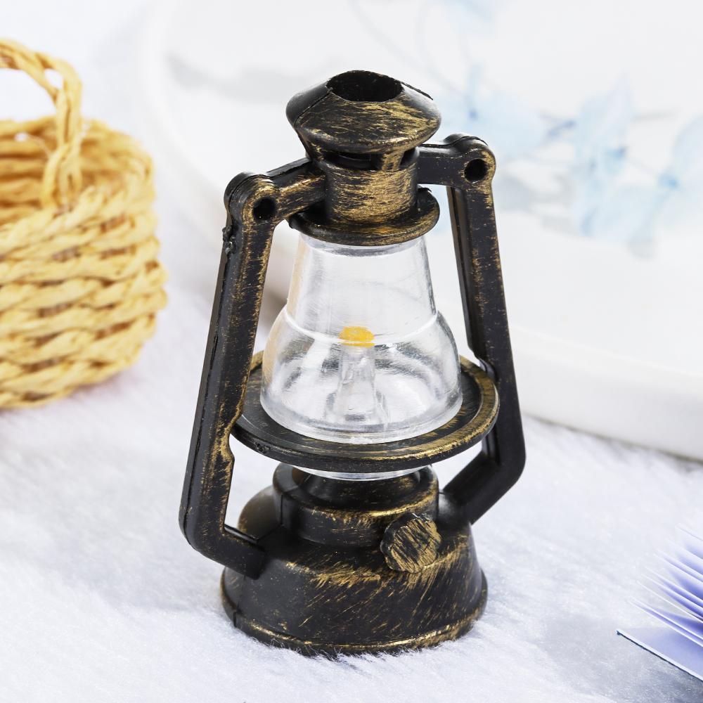 Mô Hình Đèn Dầu Dùng Trang Trí Nhà Búp Bê
