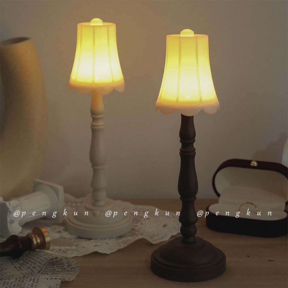 Đèn Bàn Mini Bảo Vệ Mắt Phong Cách Retro