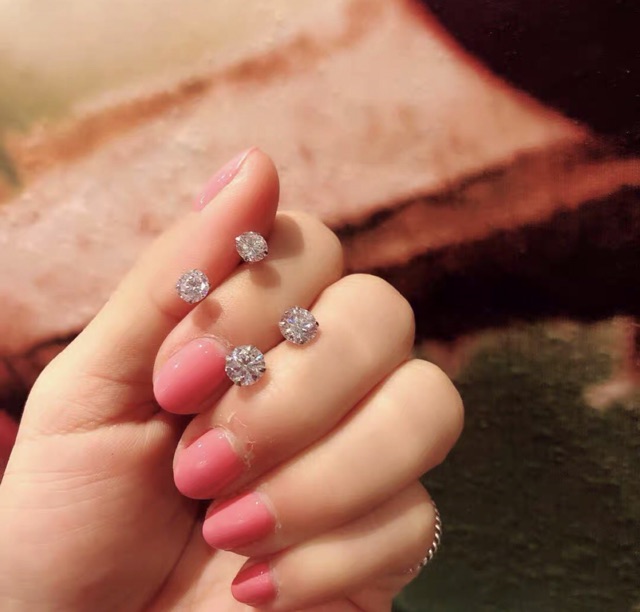 Bông tai hạt xinh xắn