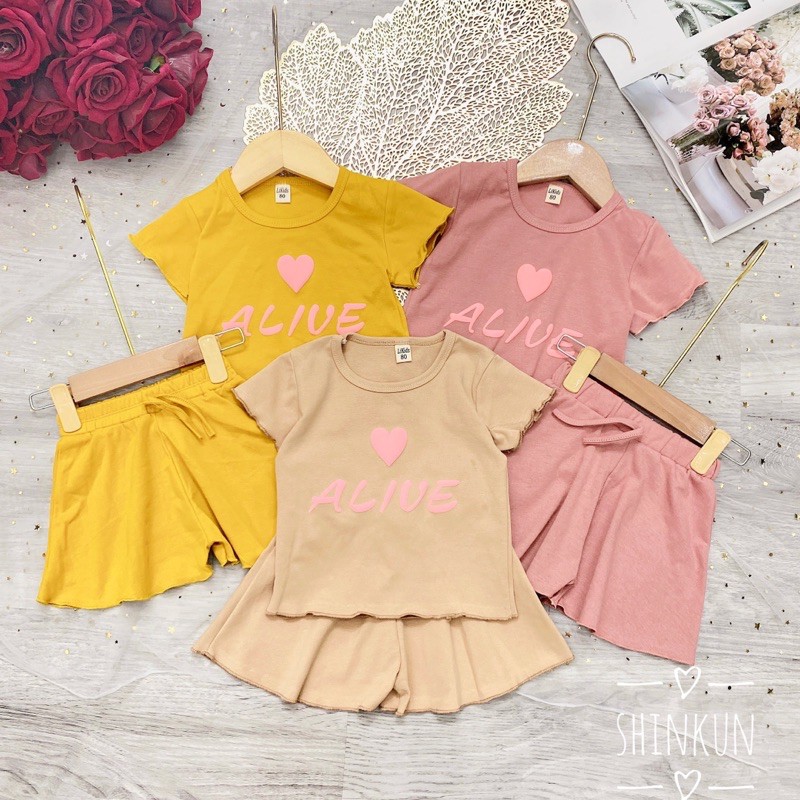 Bộ quần dáng váy cho bé gái alive