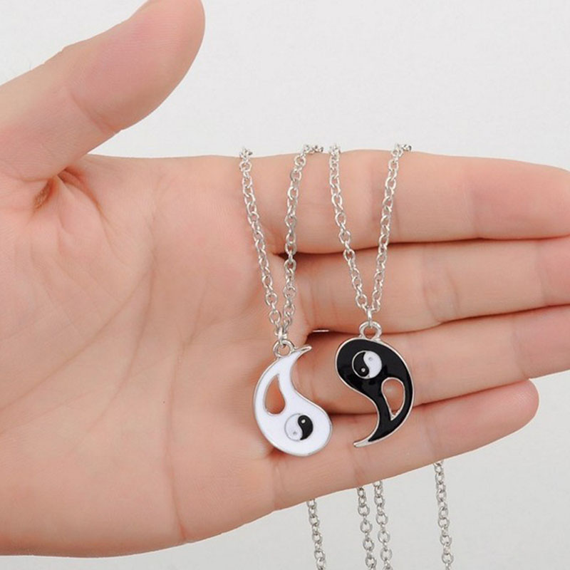 Set 2 Dây Chuyền Mặt Hình Thái Cực Quyền Độc Đáo Cho Cặp Đôi