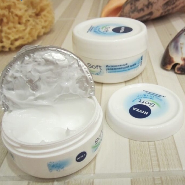 Kem dưỡng ẩm cho da mặt và toàn thân Nivea Soft 200ml