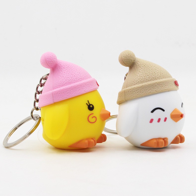 Móc Khóa Hình Gà Con Đội Mũ Có Đèn Led Phát Sáng, Phát Âm Thanh Độc Đáo-Móc khóa phát sáng gà con