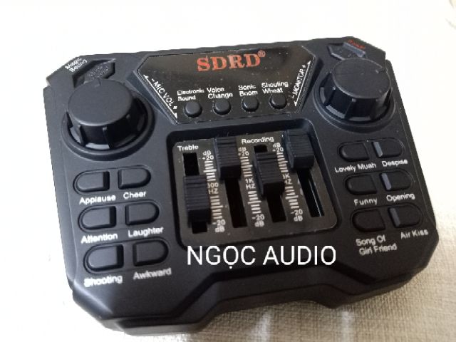 Bộ hát live stream thu âm Sound card sd K08 và micro BM900 tặng tai phone, kèm dây live 3 màu đa năng