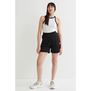 Quần short h•m