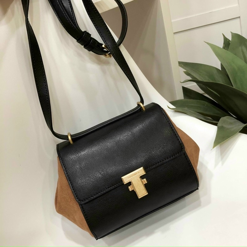 Túi Tory burch khoá chữ T