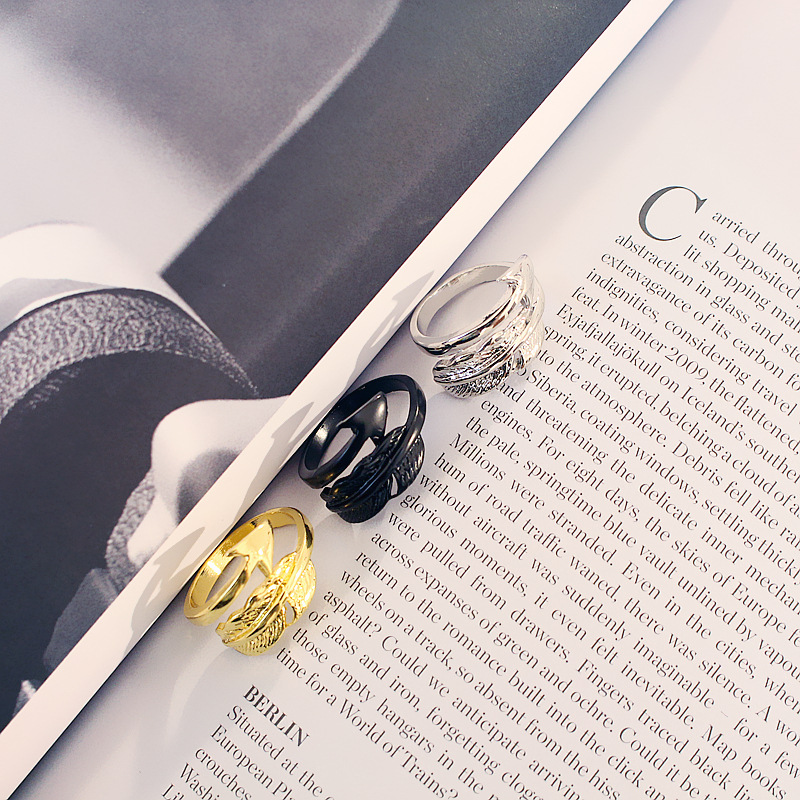 Adjustable ring with arrow opening