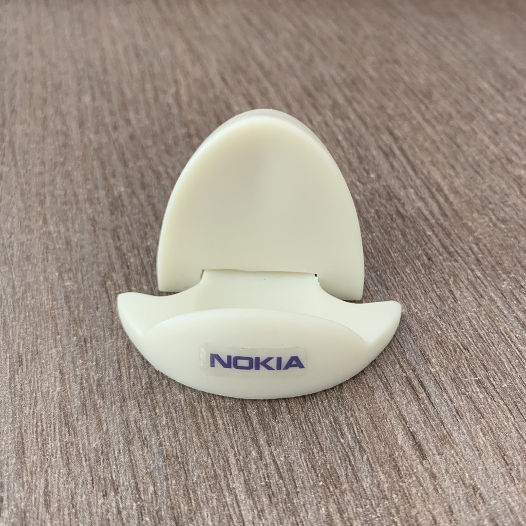 Đế dùng trưng bày điện thoại bằng nhựa cứng. | BigBuy360 - bigbuy360.vn