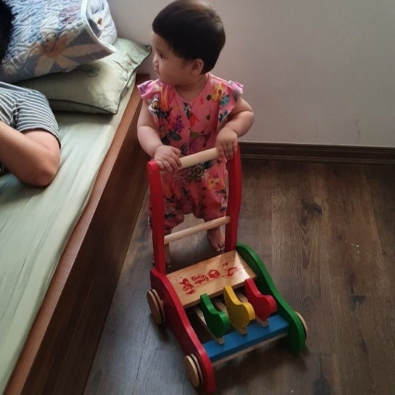 Xe gà gỗ tập đi Em bé vàng mẫu Ô TÔ siêu chắc chắn