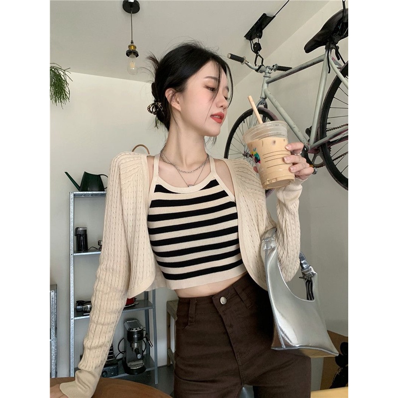 Set Áo Khoác Len Cardigan Kèm Áo Hai Dây Croptop