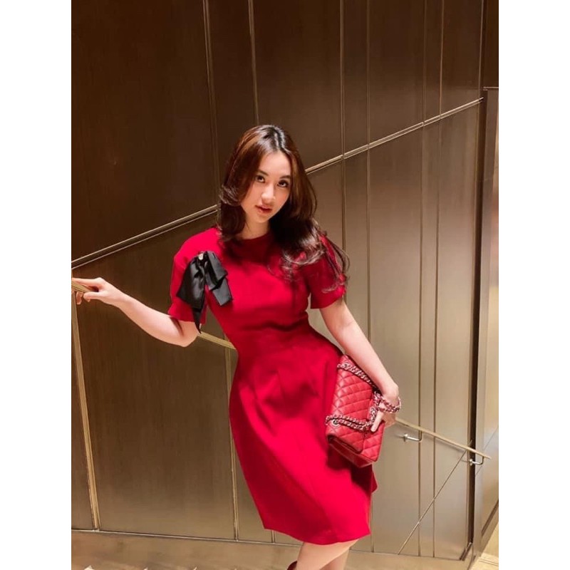 ĐẦM ĐỎ NƠ ĐEN