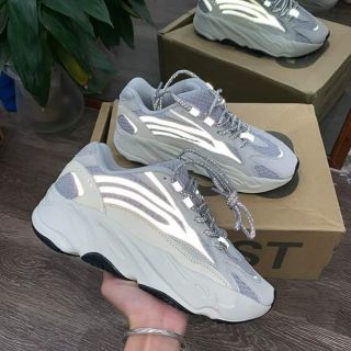 Giày yz700 phản quang