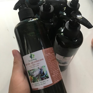 Dầu gội hoàn toàn từ thiên nhiên : bồ kết, cỏ mần trầu,hà thủ ô, vỏ bưởi, tinh dầu chanh sả,,,