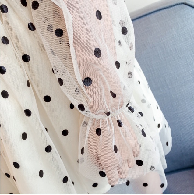Váy voan chấm bi dành cho bé gái