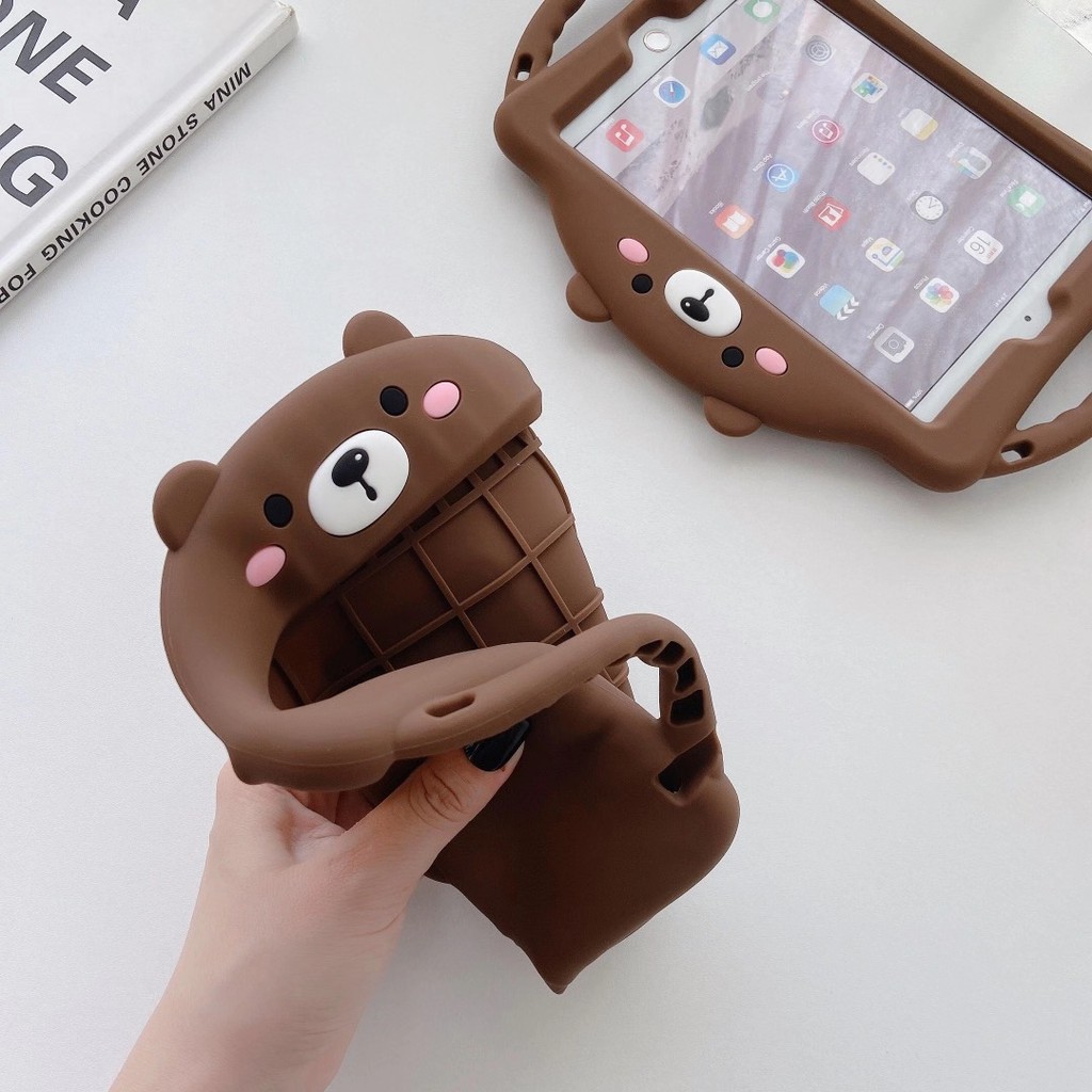 Ốp lưng silicone mềm hình gấu Brown có tay cầm cho Ipad mini 1 2 3 4 5 ipad 5/6/2017/2018/pro 9.7 10.2 | BigBuy360 - bigbuy360.vn