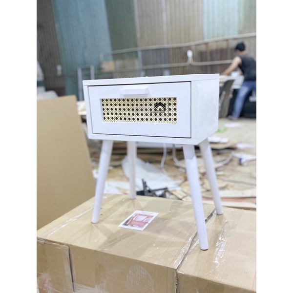 Tap gỗ đầu giường kết hợp mây mắt cáo cánh lật