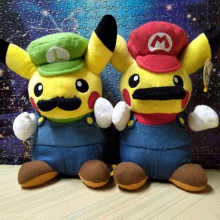 Pikachu cosplay Mario