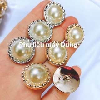 Nút trơn tròn đính áo