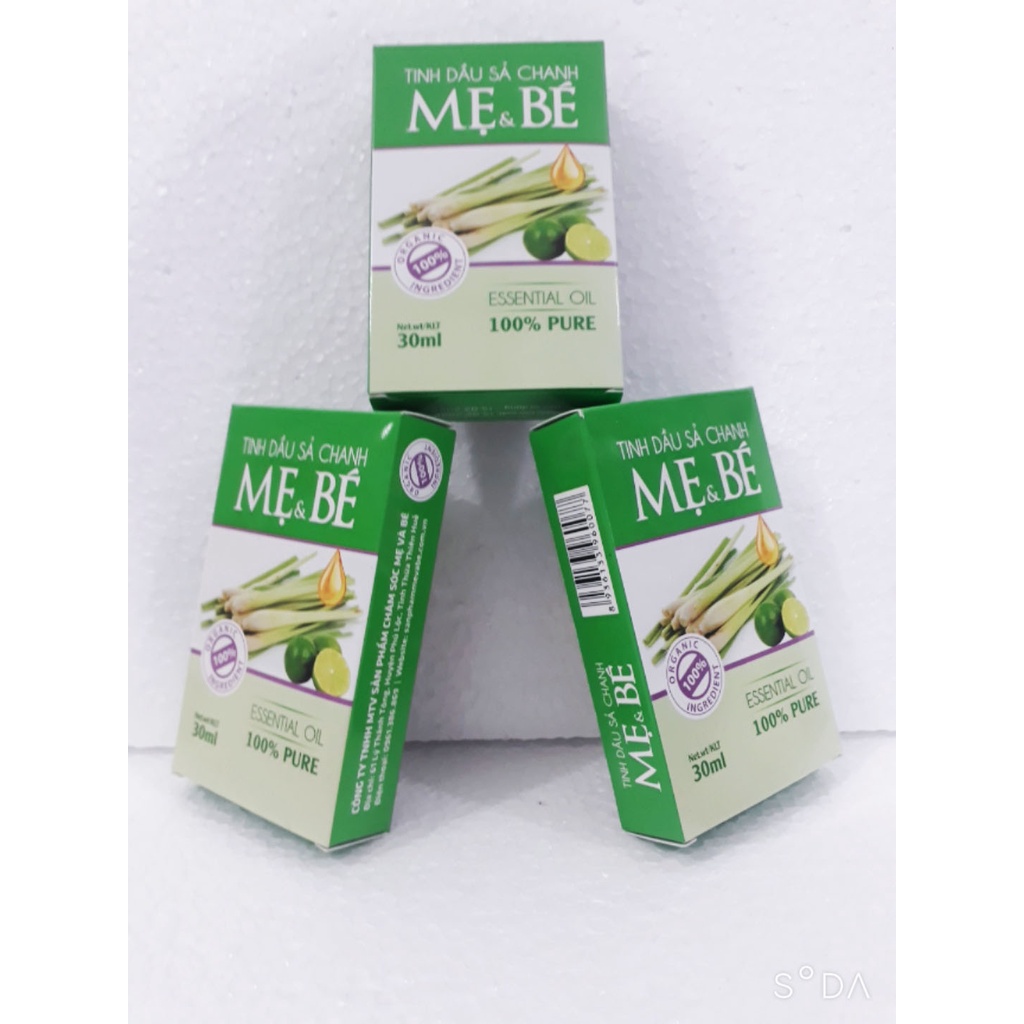 Tình dầu sả chanh Mẹ và Bé từ Huế, giúp phòng cảm cúm, cảm lạnh, đuổi muỗi và côn trùng; giảm đau bụng, đau lưng