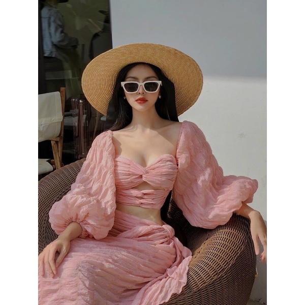 Set trễ vai ngực tay phồng + Xhaan váy xẻ tà