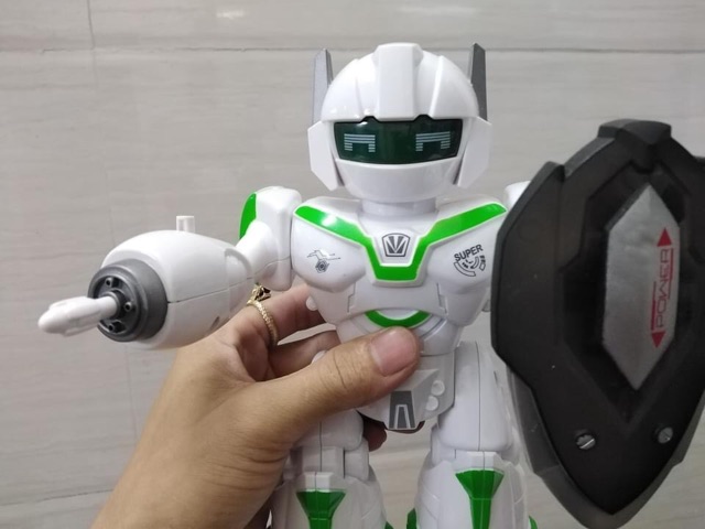 ROBOT BIẾT NHẢY VÀ HÁT XOAY 360 ĐỘ