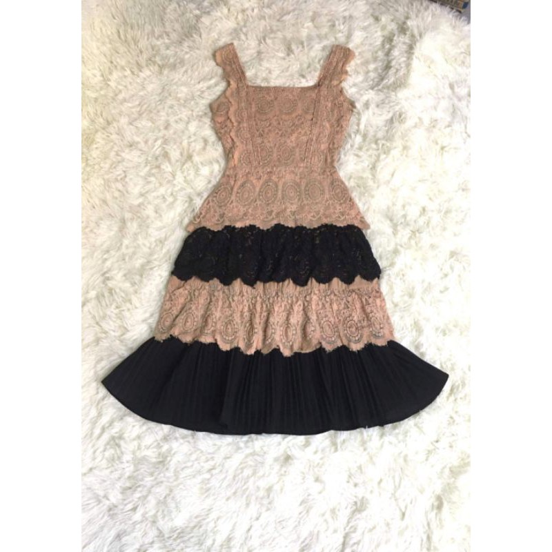 Đầm Ren Tầng ( Thanh Lý )