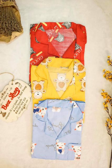 Về được lô bộ #pijama đẹp dã man
Bán lấy tương tác thôi chứ k lời lãi gì
Chất liệu: kate thái L1
#100k/3bộ
Lẻ 35k/bộ