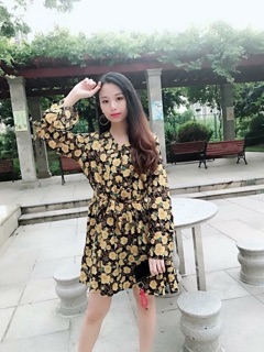 Váy Moran hoa vàng