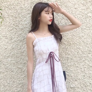 Váy hai dây bèo ngực