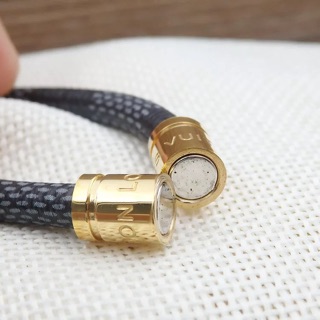 Vòng đeo tay logo đầy đủ