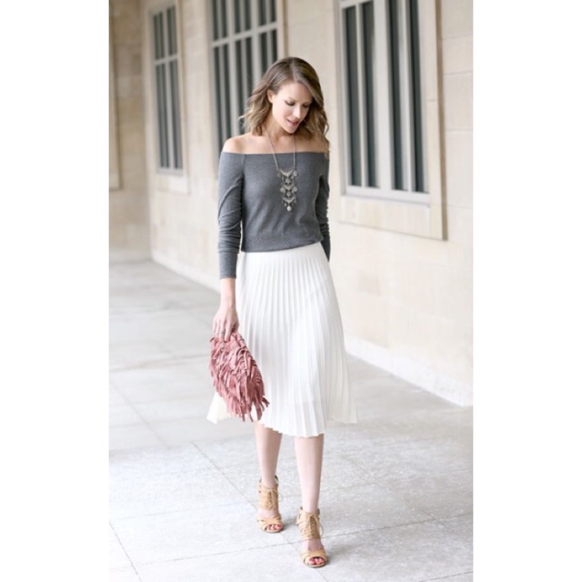 chân váy trắng (khách đặt)(1.6*26.7)