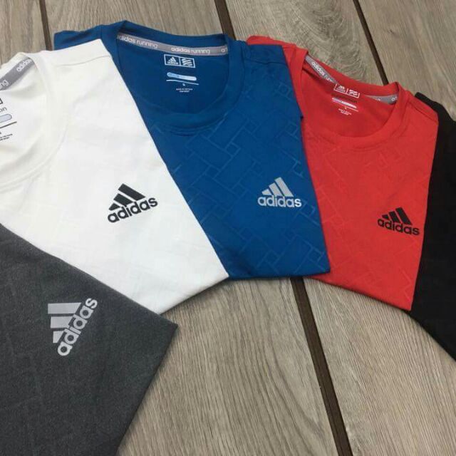 Combo năm áo thun bạn nam , vải đẹp, mát nhà, mặc ở nhà, đi chơi hay đi tập gym rất đẹp, có năm màu lựa chọn thoải mái