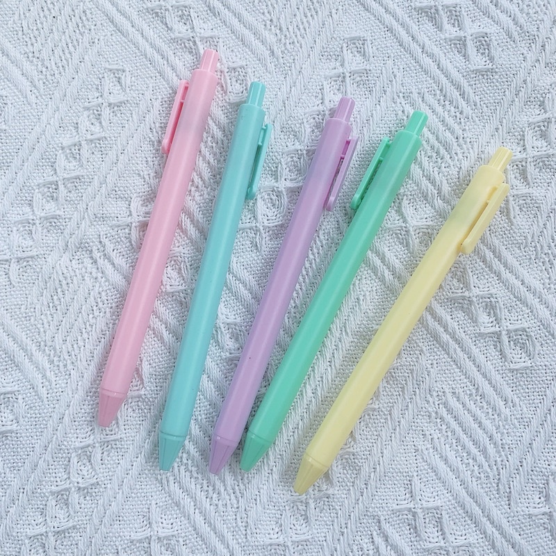 Bút gel mực đen vỏ màu pastel xinh xăn