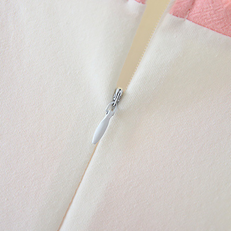 Đầm dài tay thêu hoa dễ thương dành cho bé gái